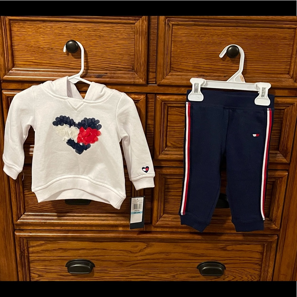 Tommy Hilfiger infant sweatsuit 6-9 months